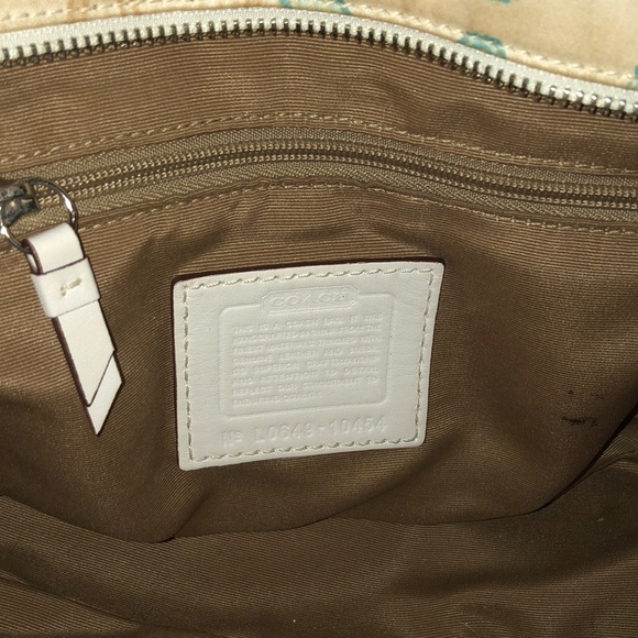 Coach purse - Picture 2 of 4